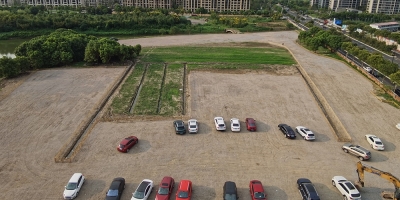 bte365官网公司总承包、淤泥荒地上建起来的一万八千平米超疏水土生态停车场，实现使命后可立即复垦还田，留给子孙一片净土！